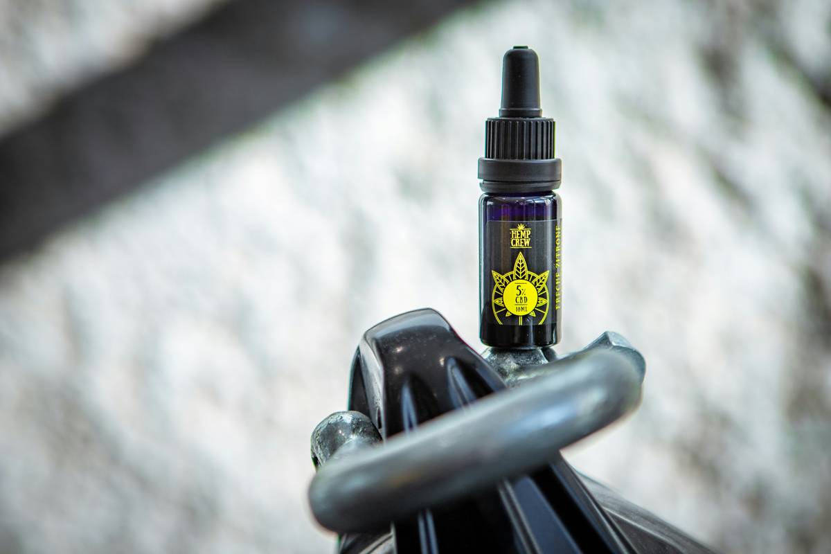 Why Your Hedge Trimmer Is Screaming for Hedge Trimmer Oil (And How to Silence It)