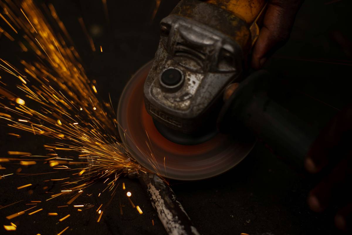 Hedge Trimmer Blade Oil: 7 Proven Tips to Avoid Costly Mistakes